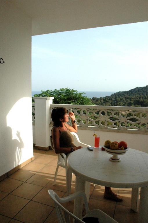 Apartamentos Famara Lloret de Mar Rom bilde